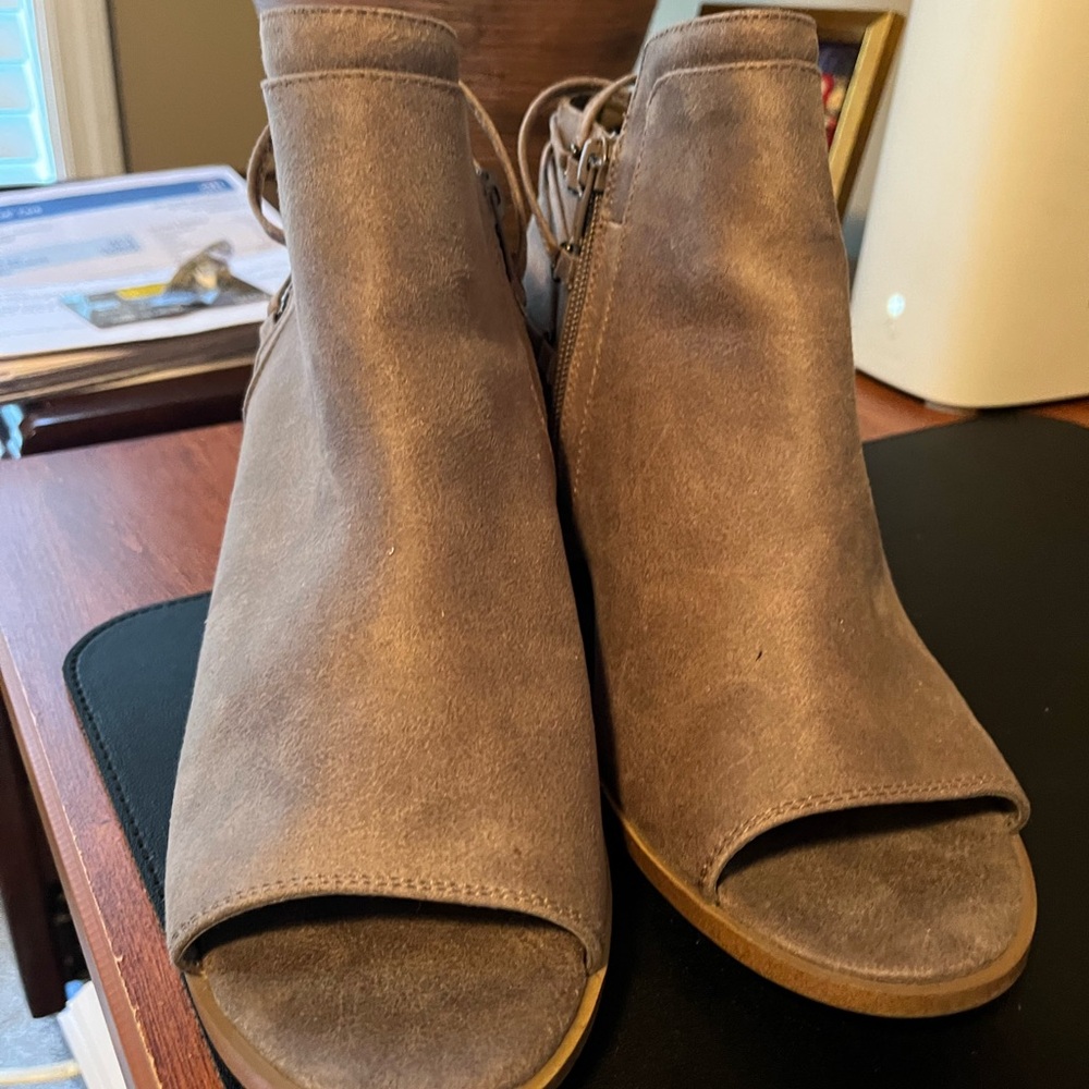 Fergalicious Brown Heeled Boots with Peep-Toe Design 9.5